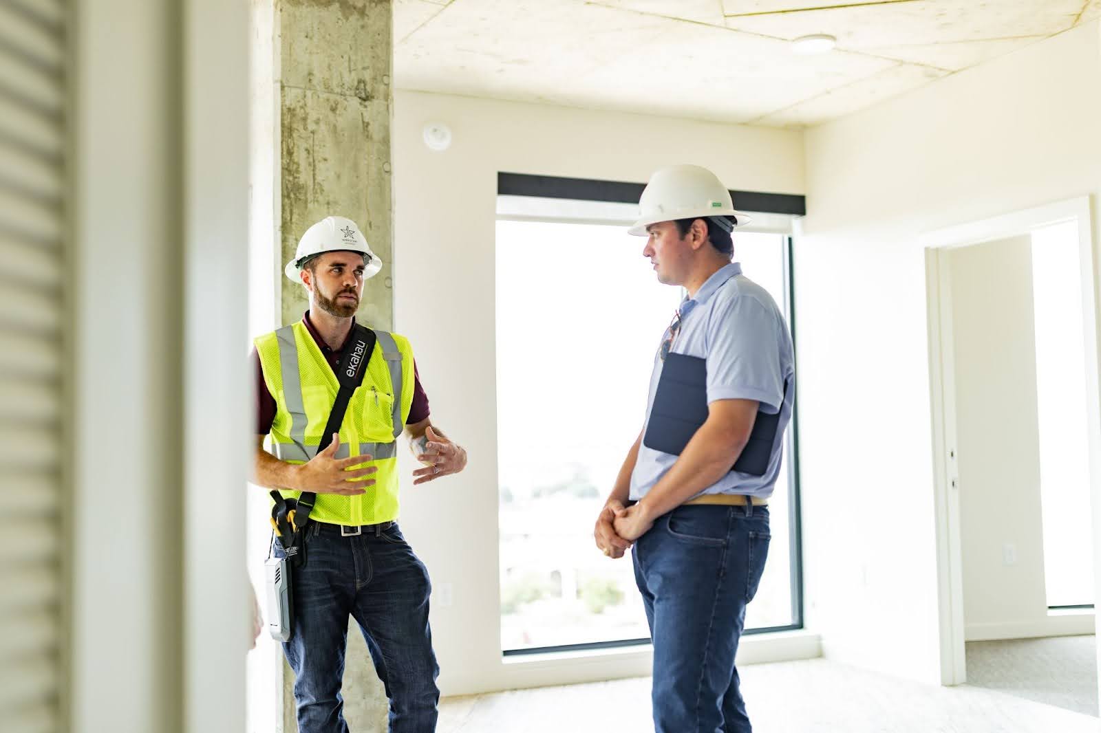 Peace of Mind While Traveling: Remote Control and Monitoring Features Explained